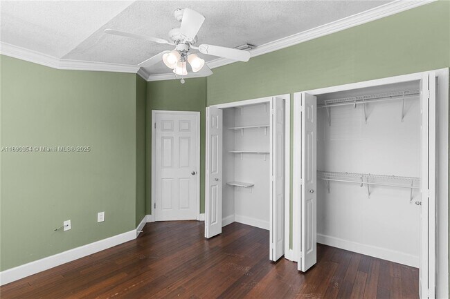 Building Photo - 20003 NE 6th Ct Cir