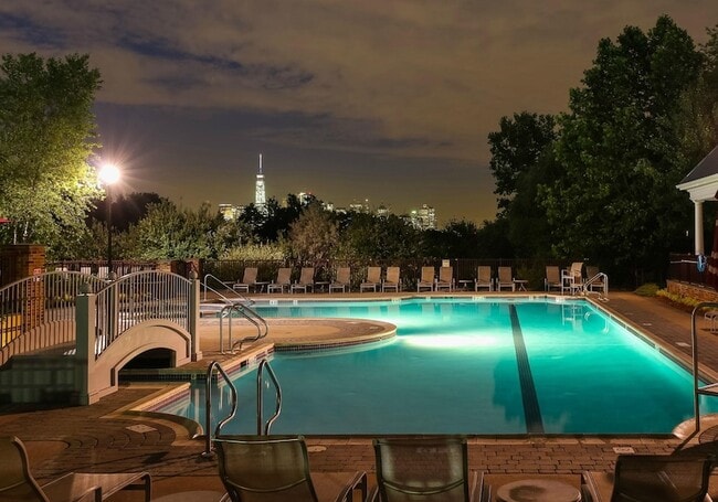 Building Photo - 208 Shearwater Ct W