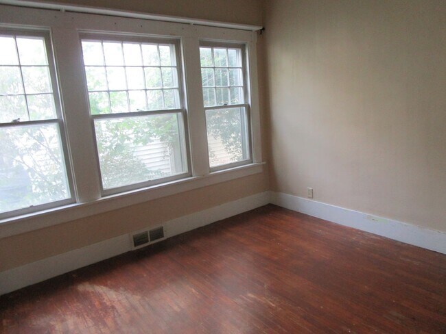 Building Photo - 607 N Juliette Ave