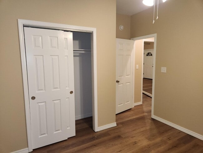 Building Photo - 4925 Catahoula Dr