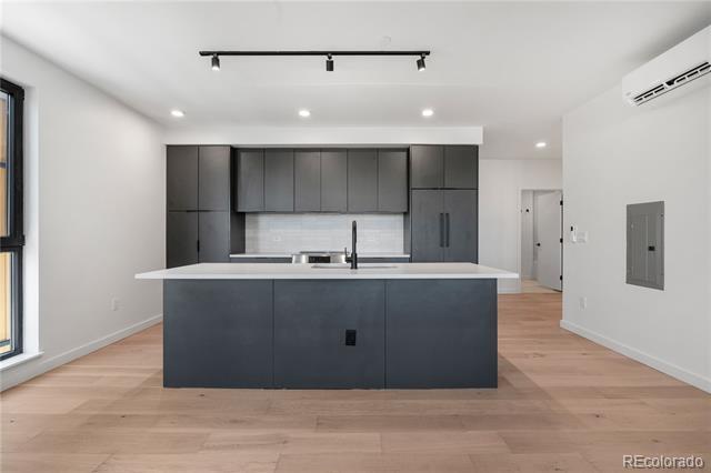 Building Photo - 1601 Park Ave