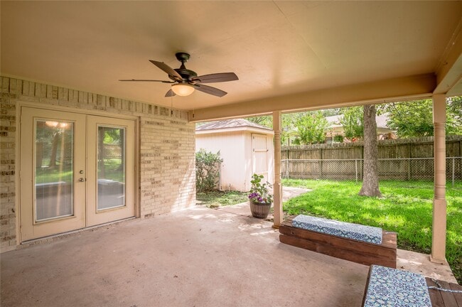 Building Photo - 2232 Azalea Cir