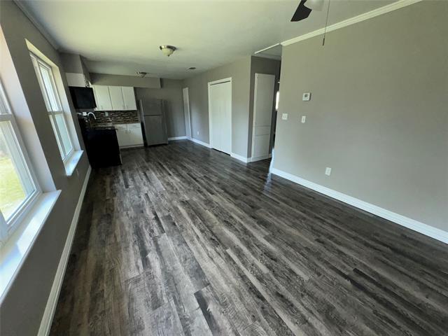 Building Photo - 410 S College Dr
