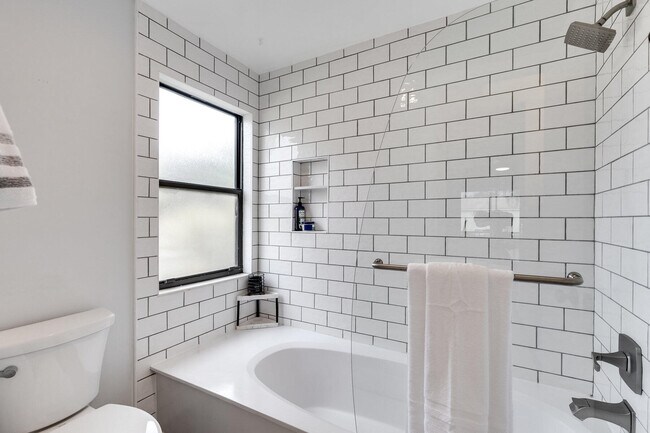 Building Photo - 13155 Chadwick Ct