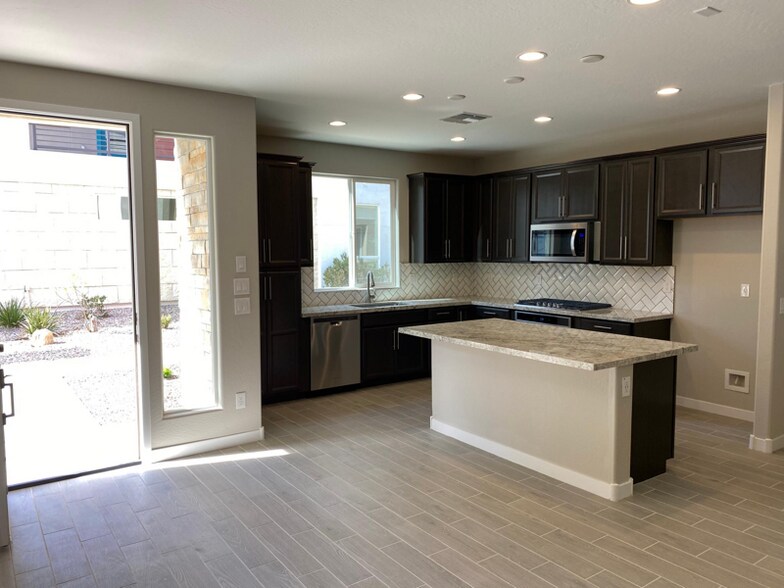 Building Photo - 1312 N Zane Dr