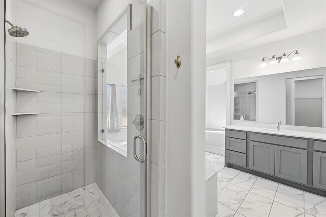 Building Photo - 9201 Spire View