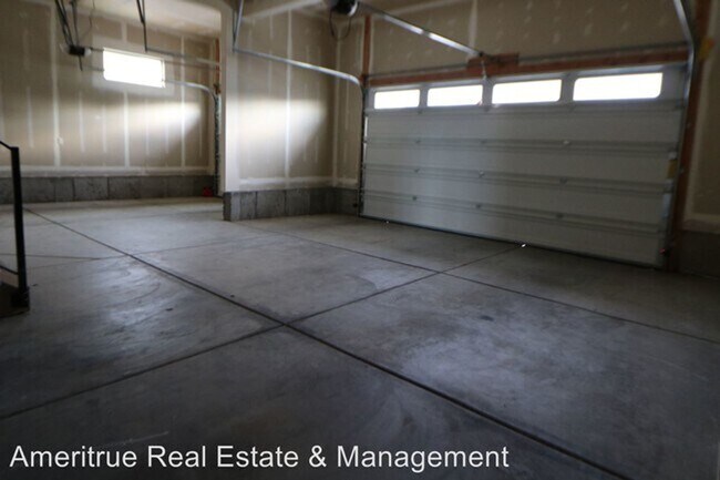 Building Photo - Large 5 Bed 3.5 Bath Home in Lehi Utah!