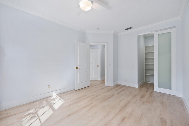 Building Photo - 130 Day Lily Dr