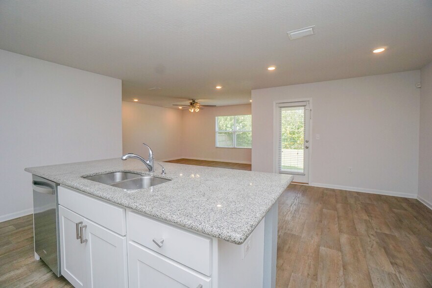 Building Photo - 2379 Kirkwood Dr