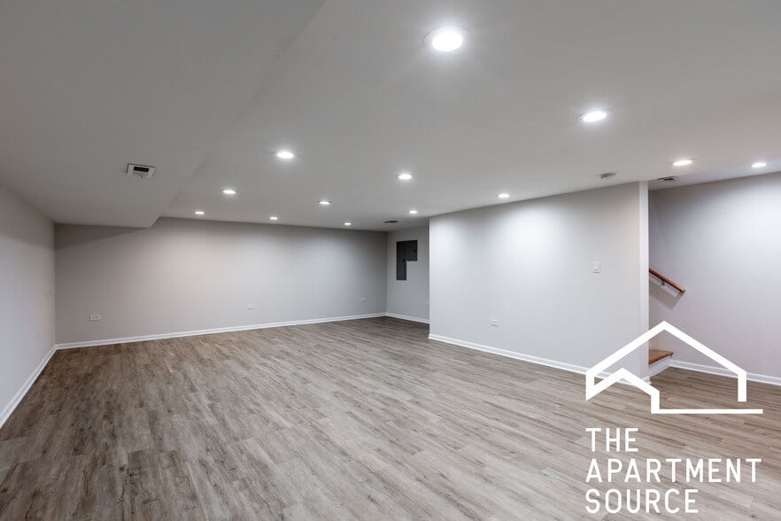 Building Photo - 2701 W Thomas St