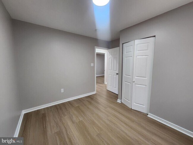 Building Photo - 1025 Kingsbury Rd