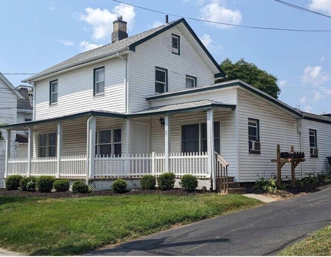 Primary Photo - 11 Franklin Ave