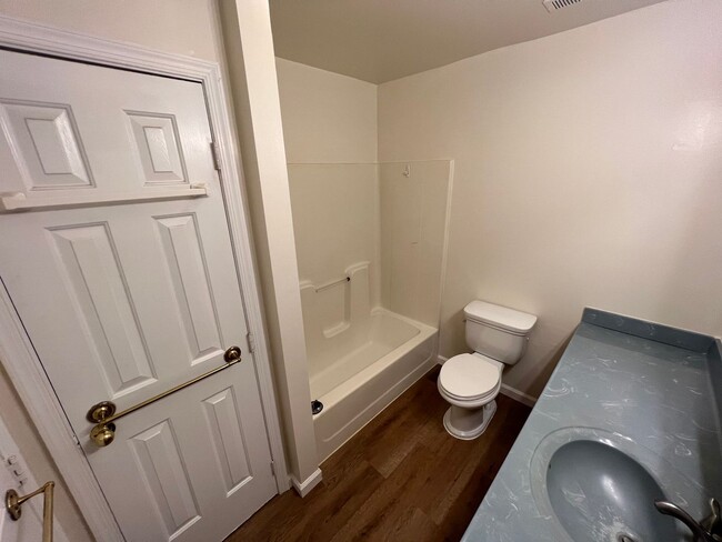 Building Photo - Delightful 1 Level 4 Bedroom Home On Exten...