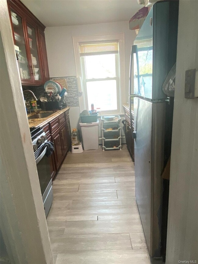 Building Photo - 107-02 Pinegrove St