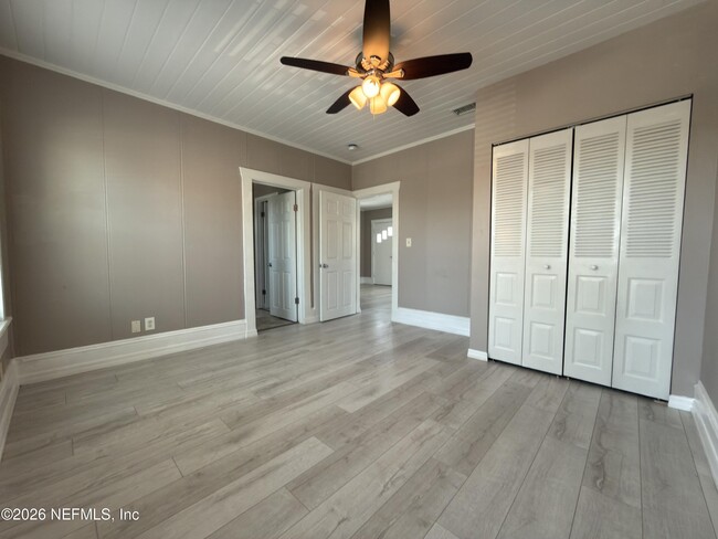 Building Photo - 630 2nd St S