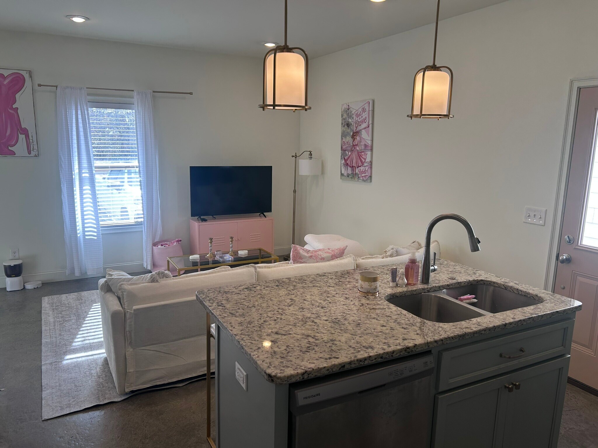 Building Photo - 200 Taylor Cottage Cv