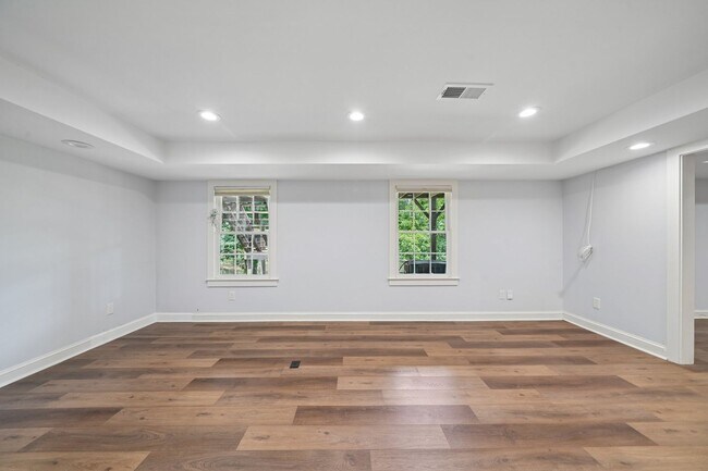 Building Photo - 5 Bedroom Two Story Colonial Home in Walton HS District