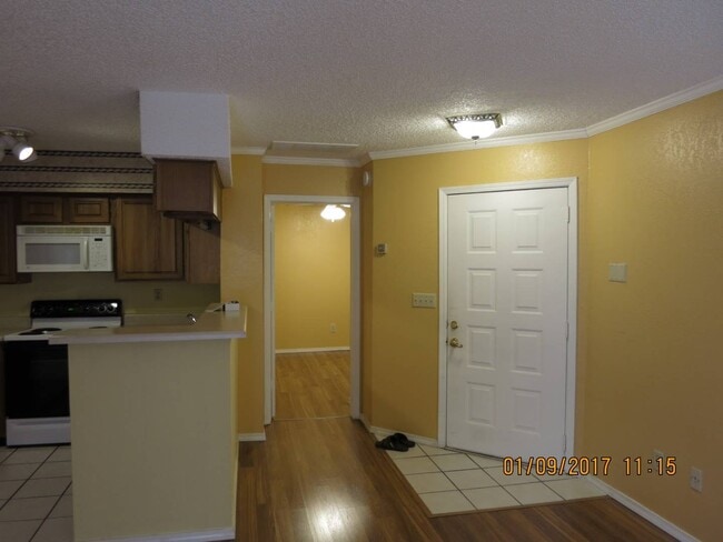 Building Photo - 6737 S Peoria Ave