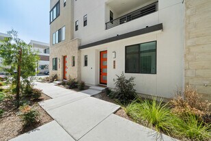 Building Photo - 2151 Crescent Walk
