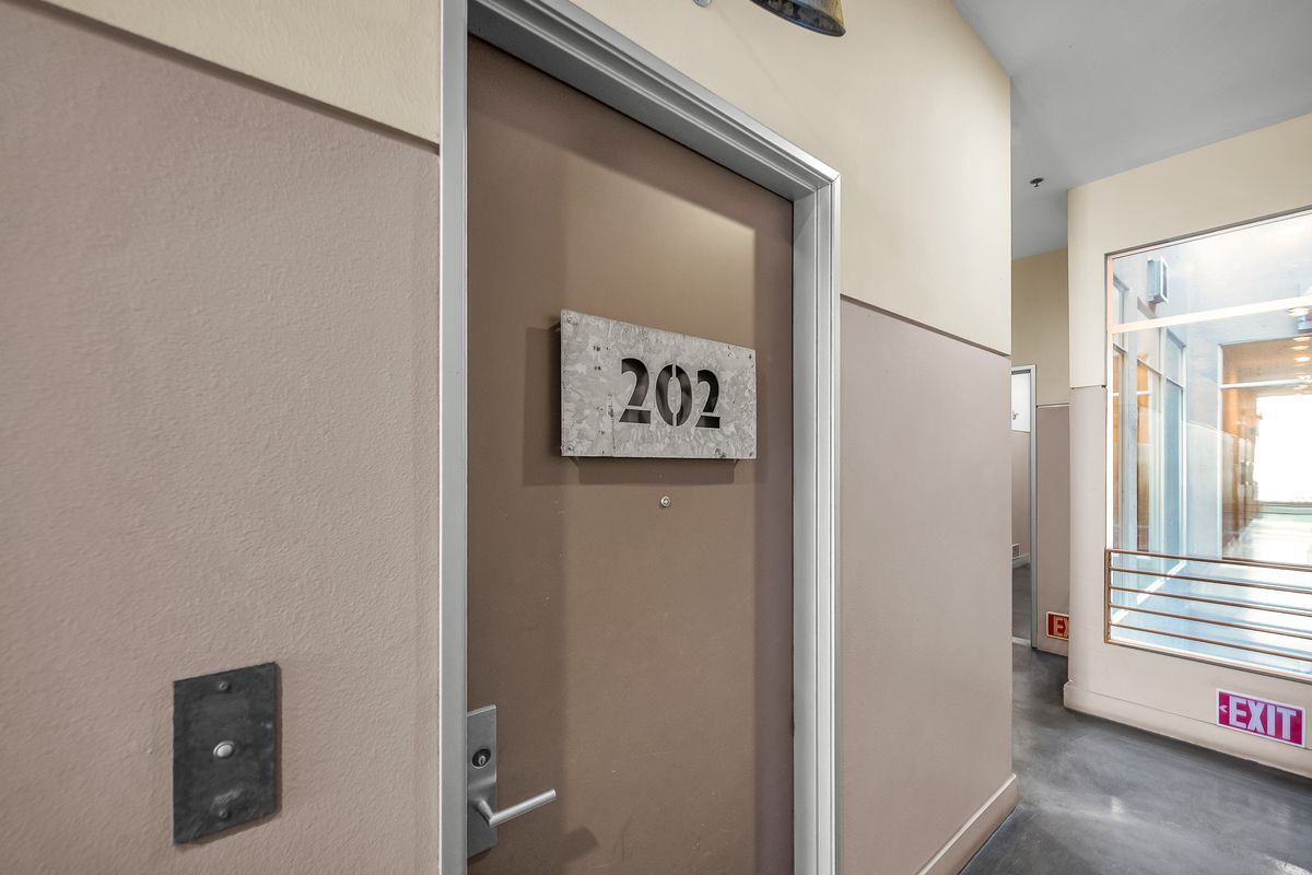 Building Photo - 13320 Beach 202 BCH
