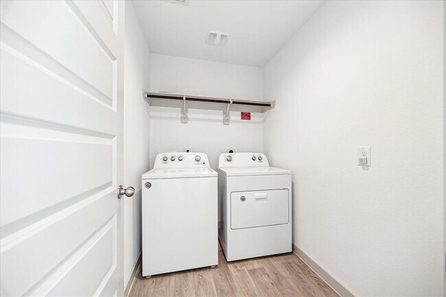 Building Photo - 8115 Brahman Ln