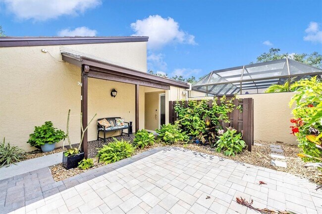 Building Photo - 3905 Glen Oaks Manor Dr