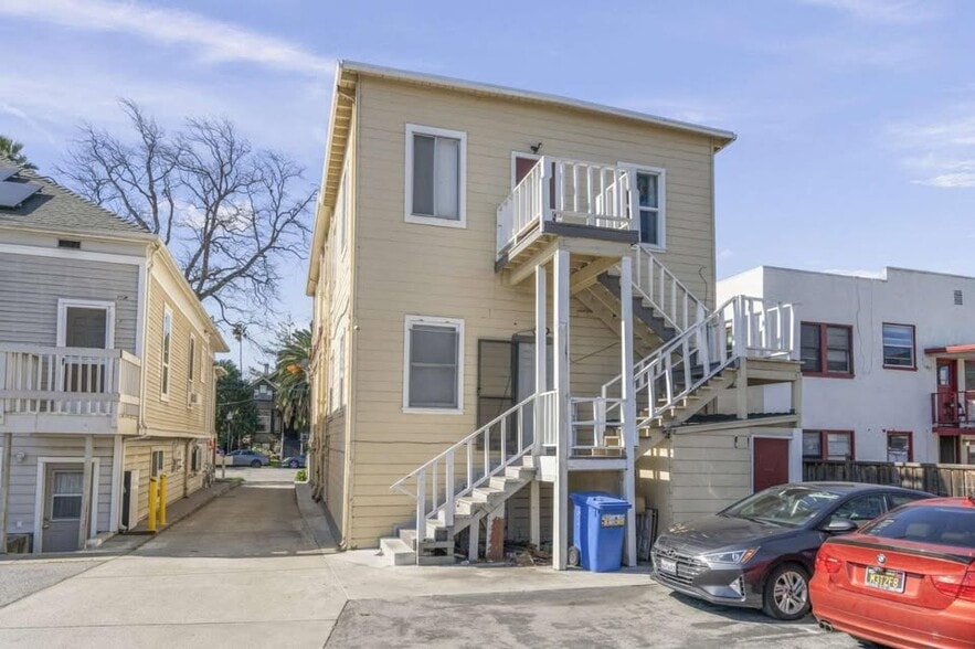 Building Photo - 468 S 6th St