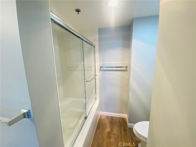 Building Photo - 525 E Seaside Way