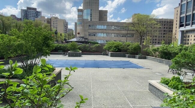 Primary Photo - 330 W Diversey Pkwy