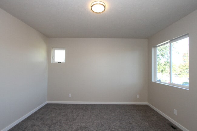 Building Photo - 5226 Bancroft Ave