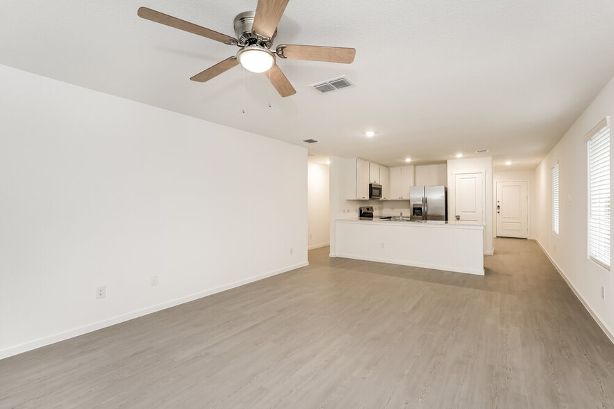 Building Photo - 201 Sycamore Pl