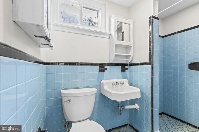 Building Photo - 4 E Franklin Ave