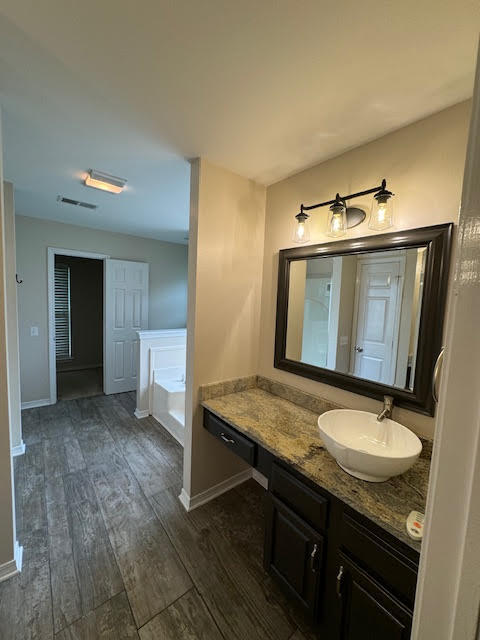 Building Photo - 57143 Diamondhead Dr E