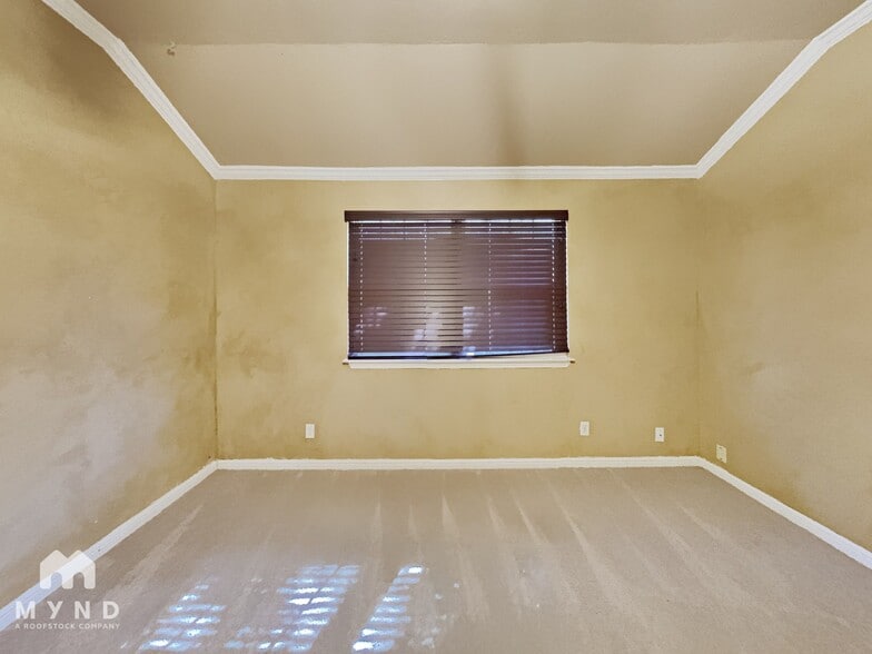 Building Photo - 14605 Gold Fish Pond Ave