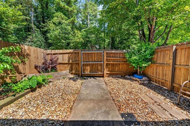 Building Photo - 6117 Queen Anne Ct