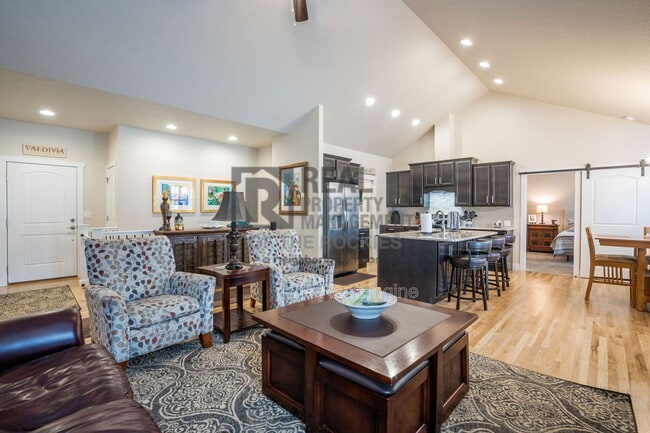 Building Photo - 3806 Edison Ave