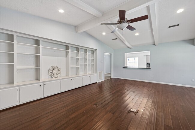 Building Photo - 11811 Beverly Dr