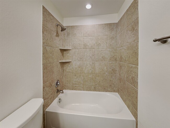 Building Photo - 21614 Champagne Dr E