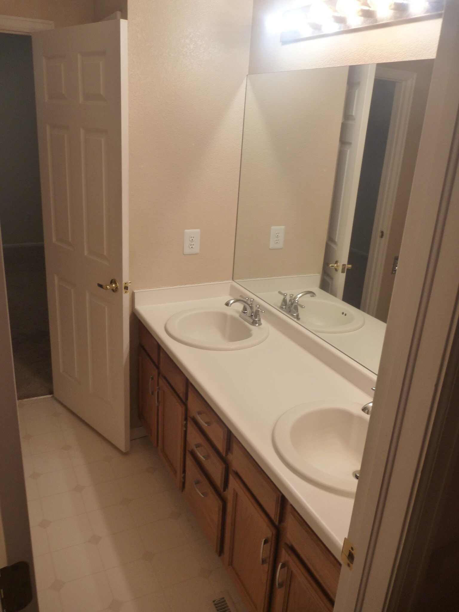 Master Bathroom - 8766 Allison Dr