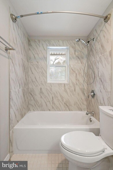 Building Photo - 3903 Whispering Ln