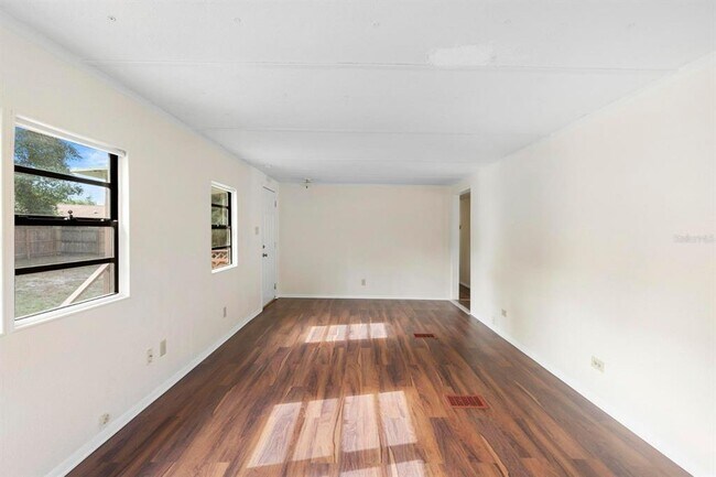 Building Photo - 831 Wolf Trail