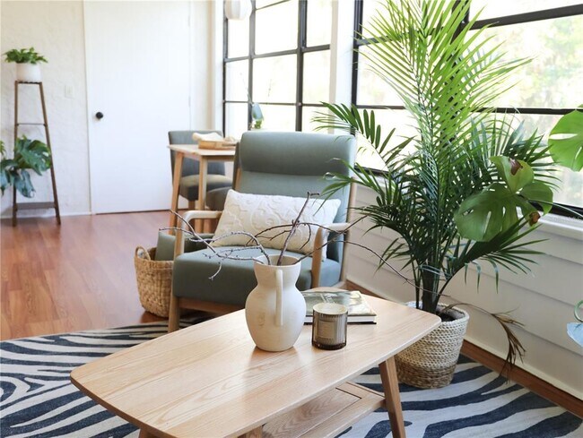 Building Photo - 322 Timber Lake Dr