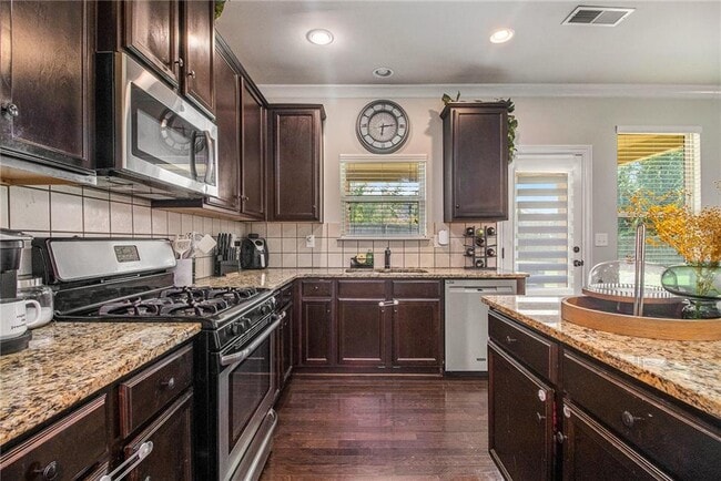 Building Photo - 2701 Blake Towers Ln