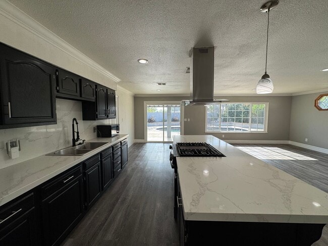 Building Photo - Beautiful 4Bd/2Ba Home w/Pool, Fully Fenced Large Backyard in Corona!