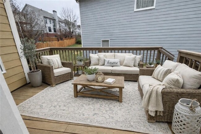 Building Photo - 915 Bishops Crossing