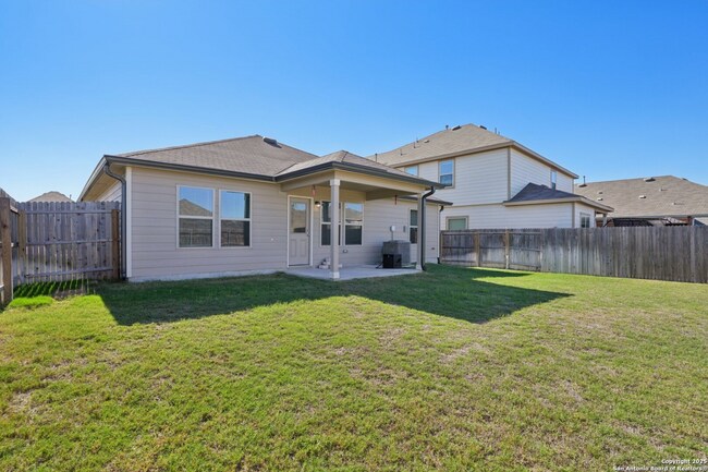 Building Photo - 7019 Vista Lp