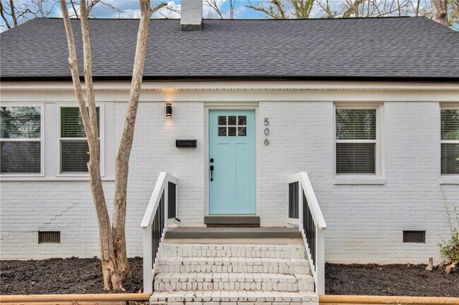 Building Photo - 506 Cross St