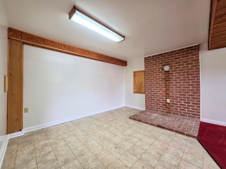 Building Photo - 909 Hannah Dr