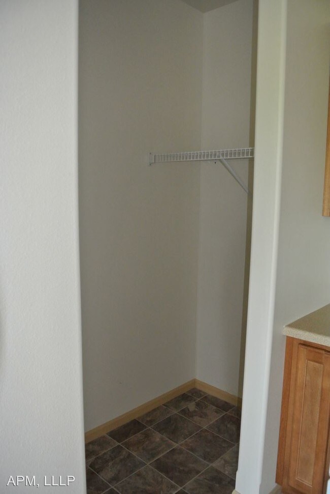 Building Photo - 1900 Dakota Dr