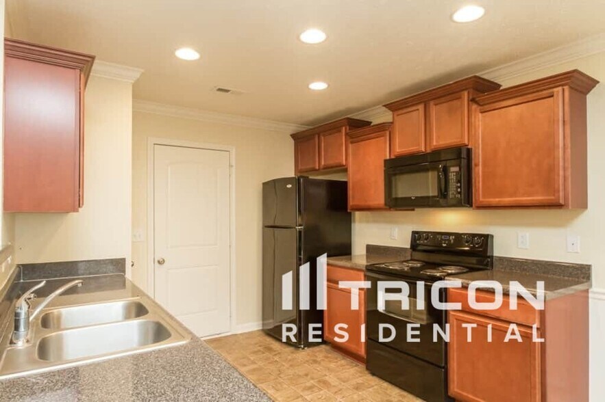Building Photo - 1206 Aretha Dr